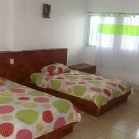 Tortugas Place Hotel Y Bungalos Monterrico Exteriör bild