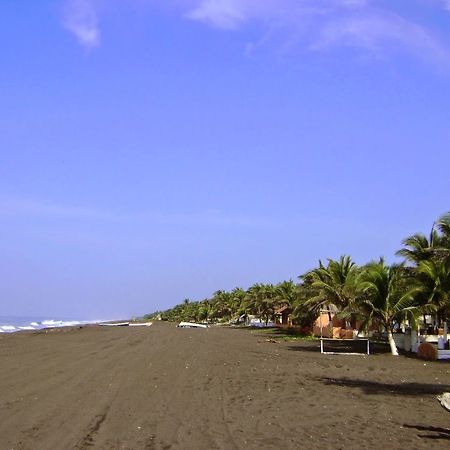 Tortugas Place Hotel Y Bungalos Monterrico Exteriör bild