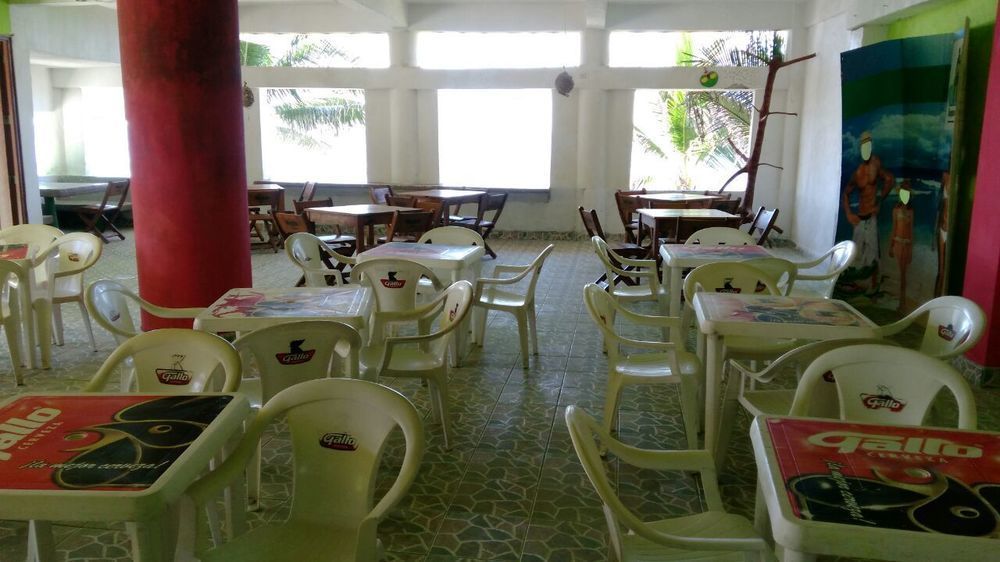 Tortugas Place Hotel Y Bungalos Monterrico Exteriör bild